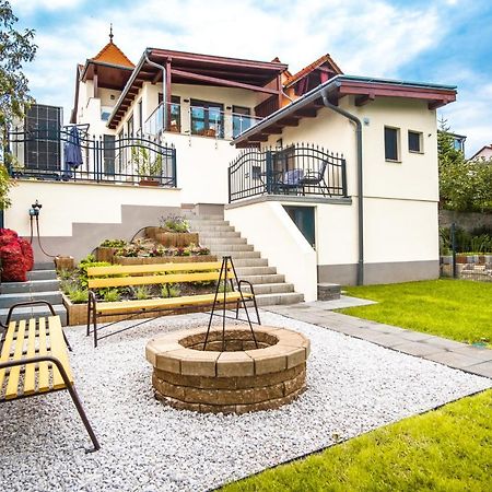 Kiss-Henezi Guest House Keszthely Exterior foto