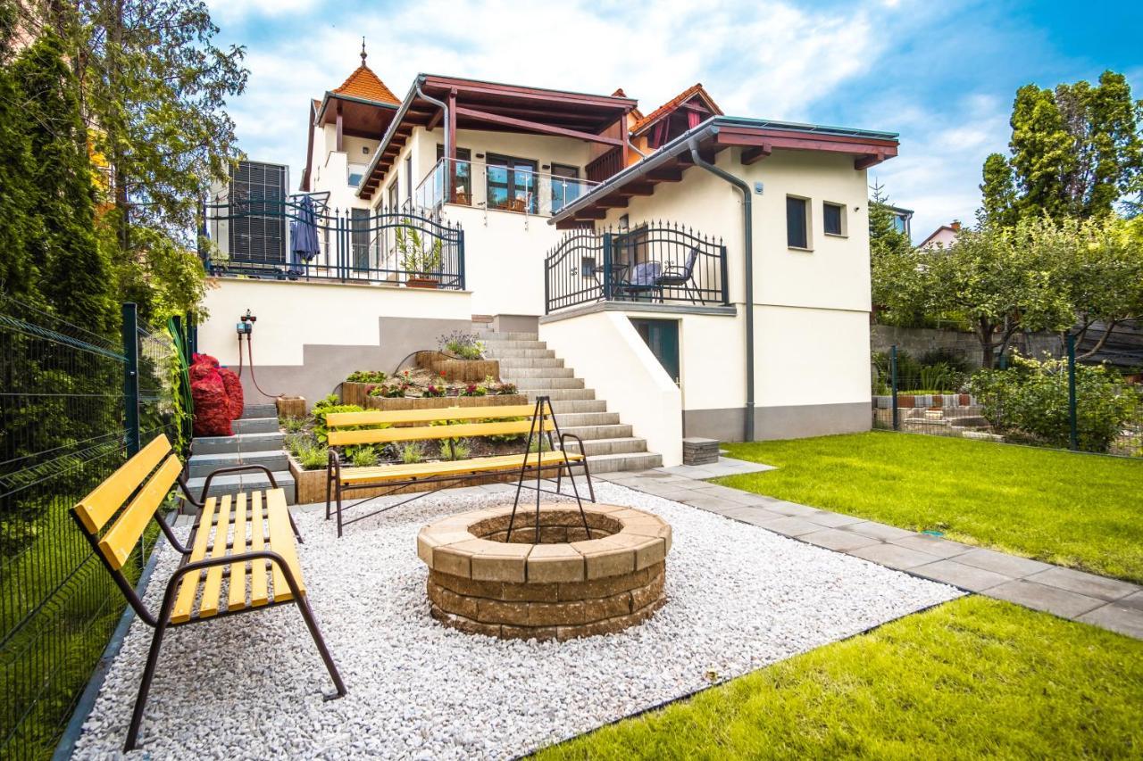 Kiss-Henezi Guest House Keszthely Exterior foto