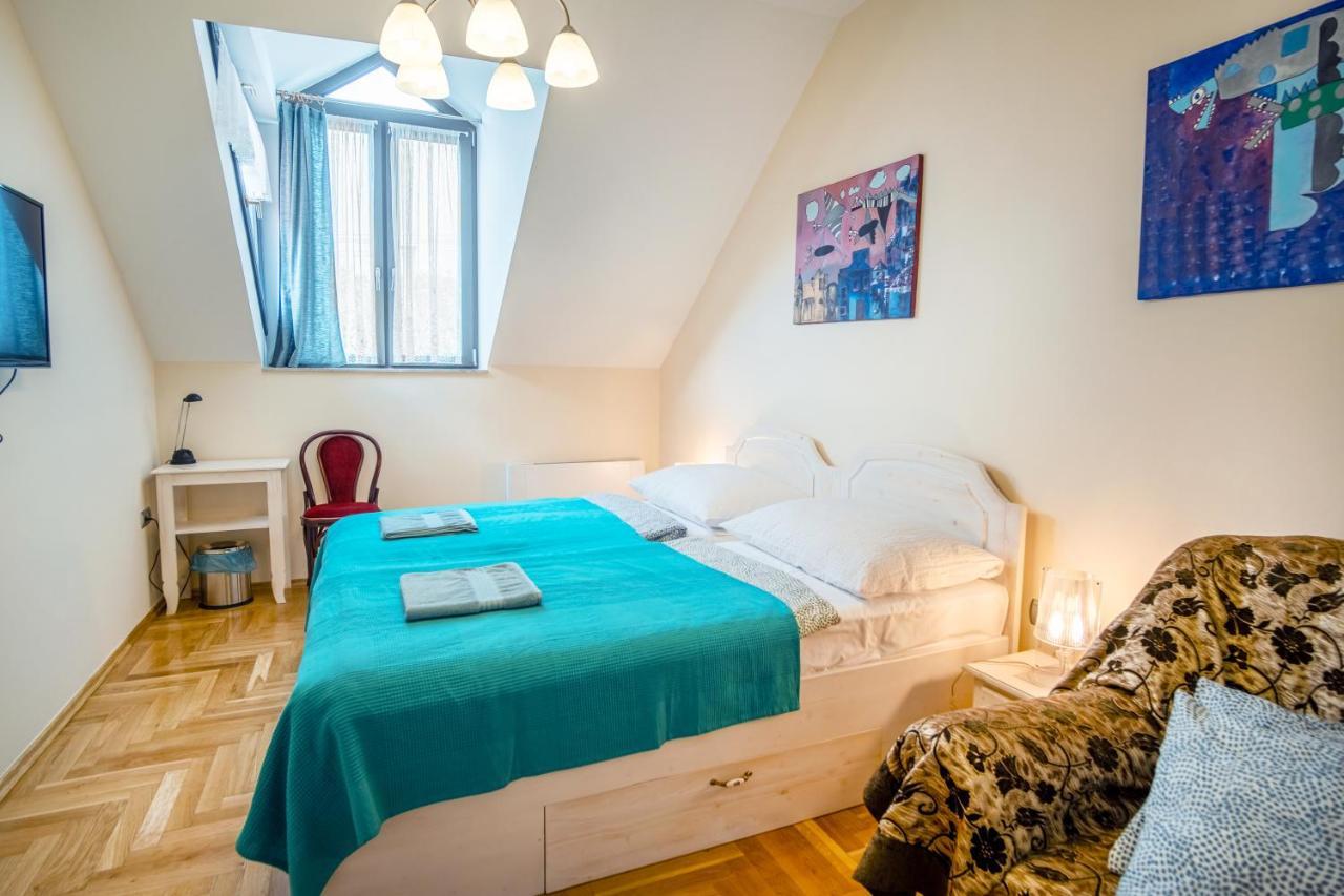 Kiss-Henezi Guest House Keszthely Exterior foto