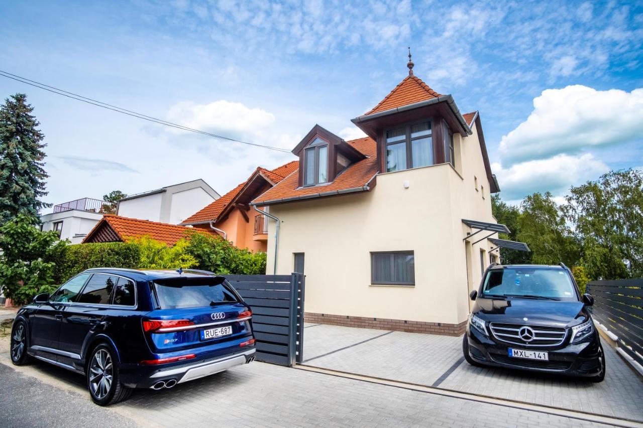 Kiss-Henezi Guest House Keszthely Exterior foto
