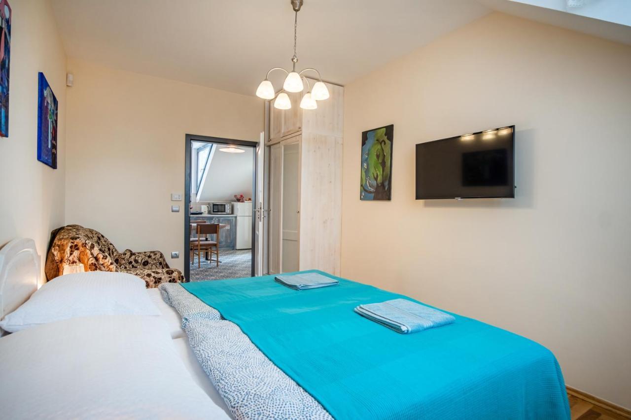 Kiss-Henezi Guest House Keszthely Exterior foto